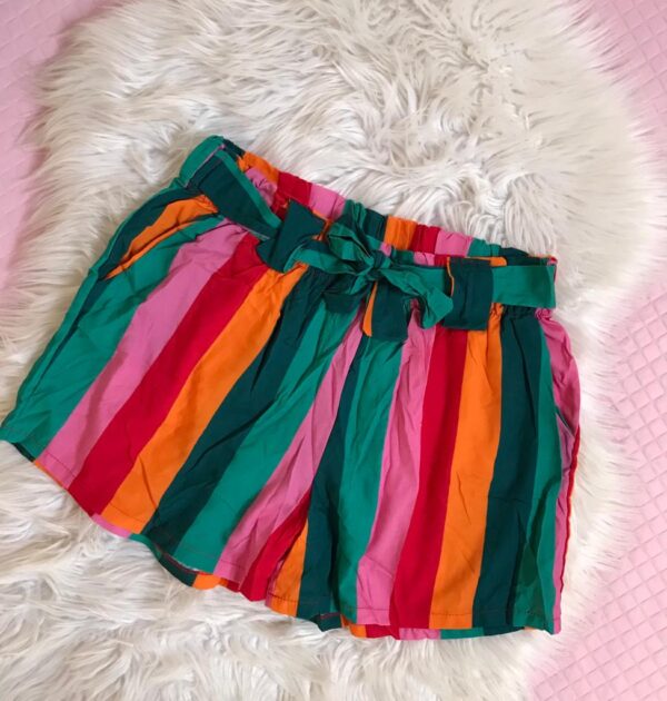 SHORT LASTEX LISTRAS VERDE E LARANJA TAM. GG 063